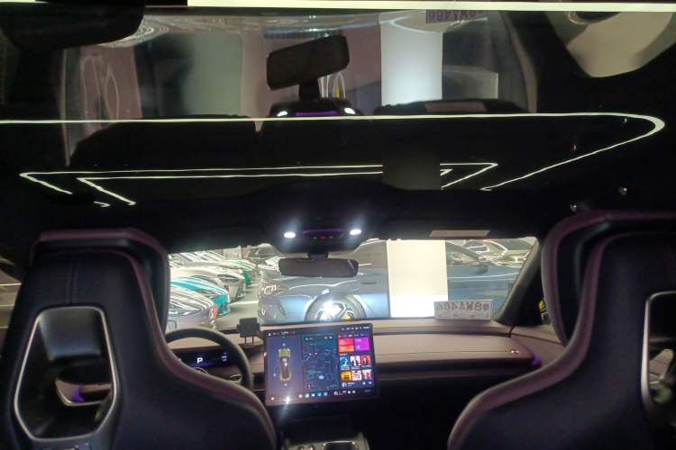Used Xiaomi Auto SU7 2024 Four-Wheel Drive Ultra-Long Range Advanced Intelligent Driving Max Edition Headliner