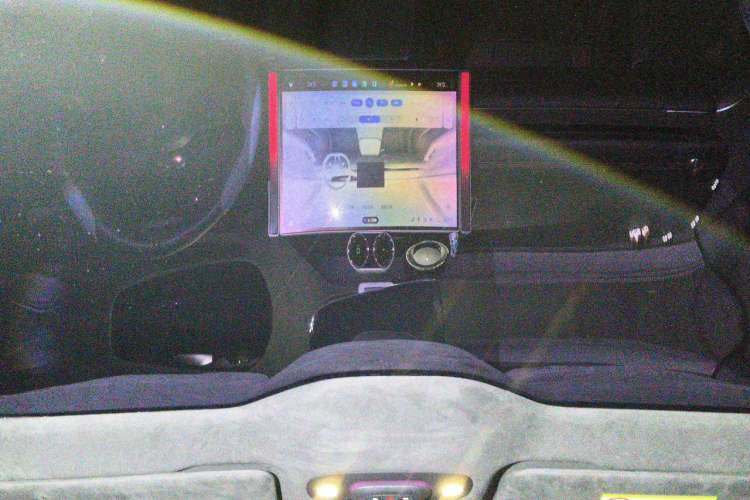 Used Xiaomi Auto SU7 2024 Four-Wheel Drive Ultra-Long Range Advanced Intelligent Driving Max Edition Headliner