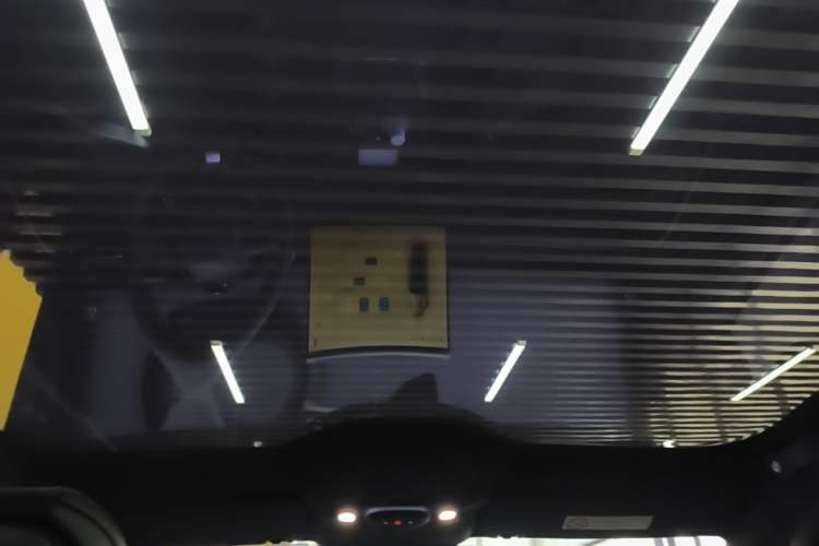 Used Xiaomi Auto SU7 2024 Rear-Drive Long-Range Intelligent Driving Version Headliner