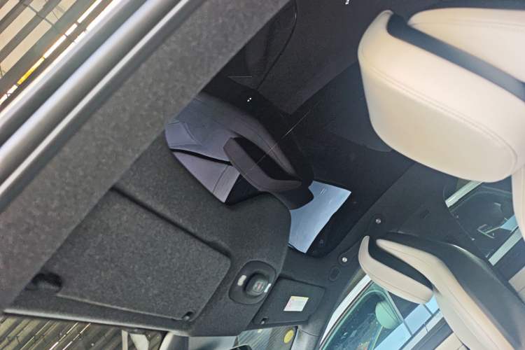 Used Xiaomi Auto SU7 2024 Rear-Drive Long-Range Intelligent Driving Version Headliner