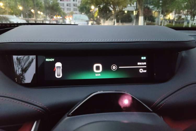 Used Xiaomi Auto SU7 2024 Four-Wheel Drive Ultra-Long Range Advanced Intelligent Driving Max Edition Instrument Cluster