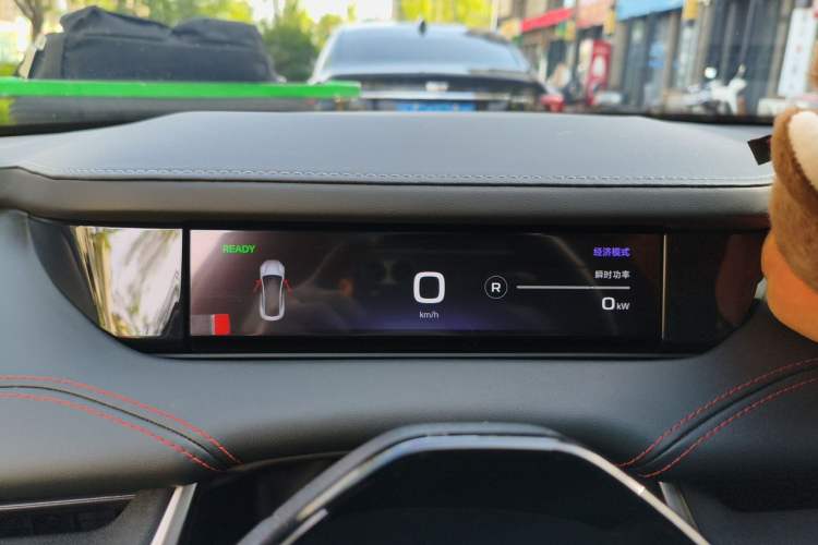Used Xiaomi Auto SU7 2024 Rear-Drive Long-Range Intelligent Driving Version Instrument Cluster