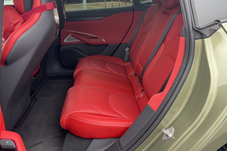 Used Xiaomi Auto SU7 2024 Rear-Drive Ultra-Long Range Advanced Pro-Level Intelligent Driving Version Interior 1