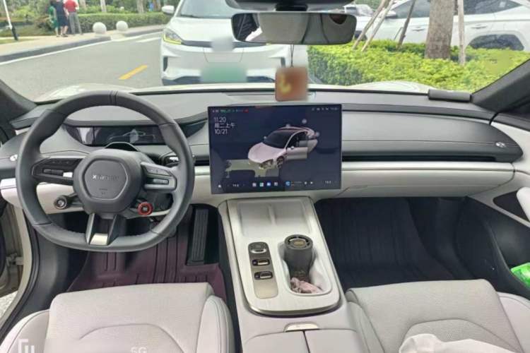 Used Xiaomi Auto SU7 2024 Rear-Drive Long-Range Intelligent Driving Version Interior 1