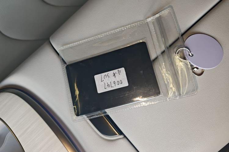 Used Xiaomi Auto SU7 2024 Rear-Drive Long-Range Intelligent Driving Version Interior 1