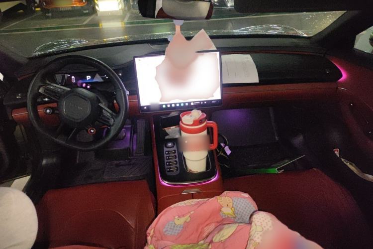 Used Xiaomi Auto SU7 2024 Rear-Drive Ultra-Long Range Advanced Pro-Level Intelligent Driving Version Interior 2