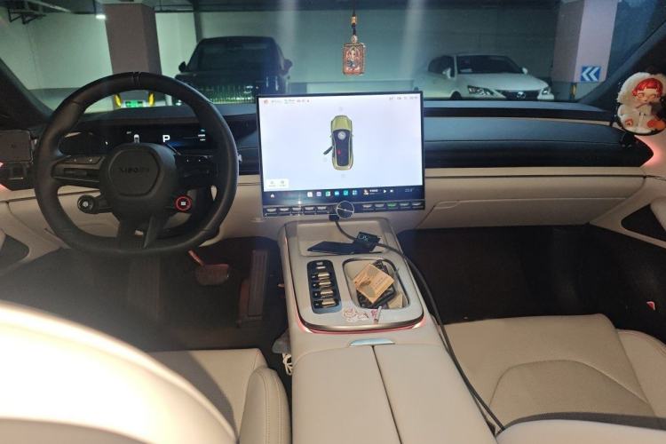 Used Xiaomi Auto SU7 2024 Rear-Drive Ultra-Long Range Advanced Pro-Level Intelligent Driving Version Interior 2