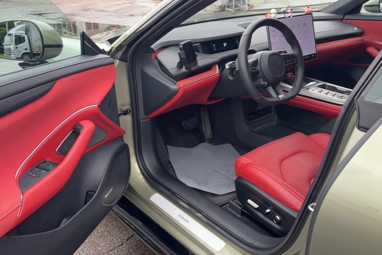 Used Xiaomi Auto SU7 2024 Rear-Drive Ultra-Long Range Advanced Pro-Level Intelligent Driving Version Interior 2