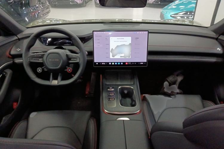 Used Xiaomi Auto SU7 2024 Rear-Drive Long-Range Intelligent Driving Version Interior 2