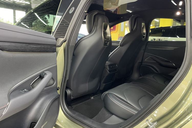Used Xiaomi Auto SU7 2024 Rear-Drive Long-Range Intelligent Driving Version Interior 2