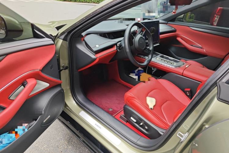 Used Xiaomi Auto SU7 2024 Rear-Drive Ultra-Long Range Advanced Pro-Level Intelligent Driving Version Interior 3