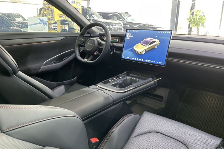 Used Xiaomi Auto SU7 2024 Rear-Drive Long-Range Intelligent Driving Version Interior 3
