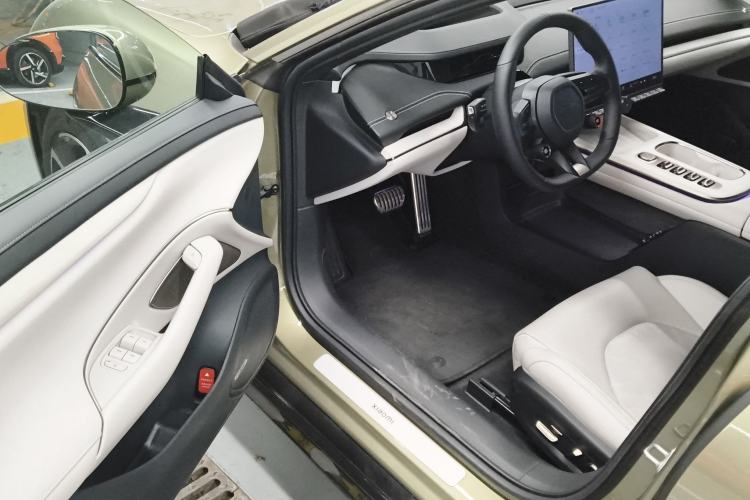 Used Xiaomi Auto SU7 2024 Four-Wheel Drive Ultra-Long Range Advanced Intelligent Driving Max Edition Interior 3