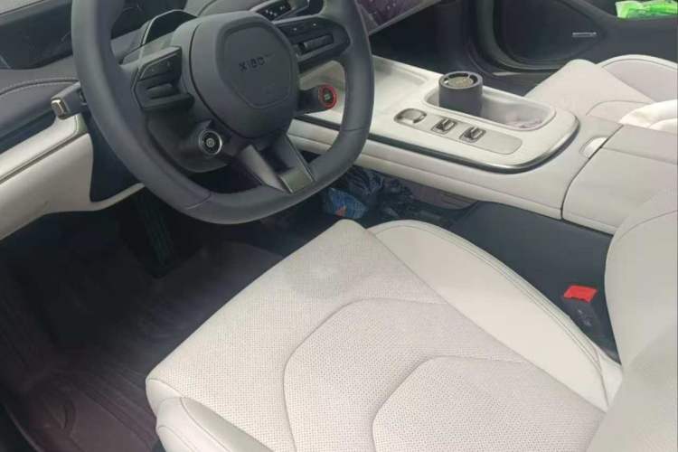 Used Xiaomi Auto SU7 2024 Rear-Drive Long-Range Intelligent Driving Version Interior 3