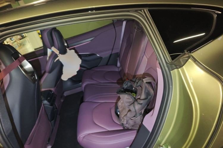 Used Xiaomi Auto SU7 2024 Rear-Drive Long-Range Intelligent Driving Version Interior 4