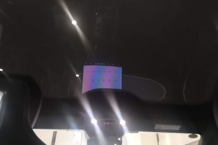 Used Xiaomi Auto SU7 2024 Rear-Drive Long-Range Intelligent Driving Version Interior 4