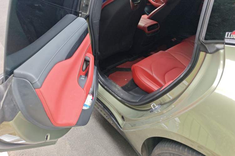 Used Xiaomi Auto SU7 2024 Four-Wheel Drive Ultra-Long Range Advanced Intelligent Driving Max Edition Interior 4