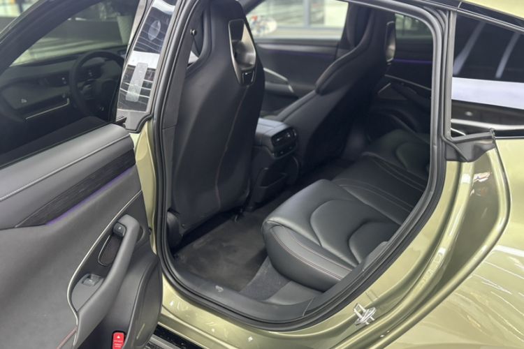 Used Xiaomi Auto SU7 2024 Four-Wheel Drive Ultra-Long Range Advanced Intelligent Driving Max Edition Interior 4