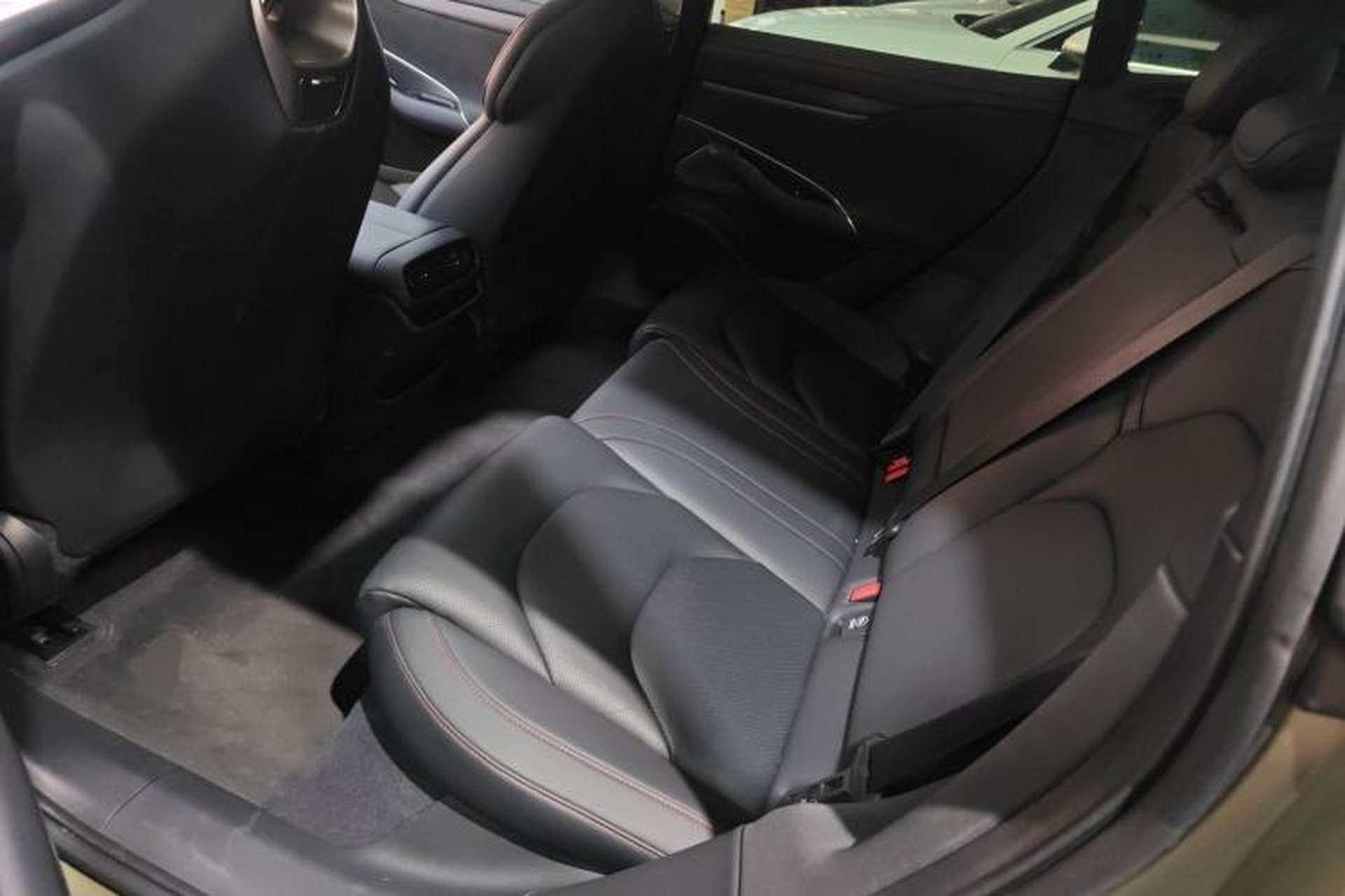 Used Xiaomi Auto SU7 2024 Four-Wheel Drive Ultra-Long Range Advanced Intelligent Driving Max Edition Interior 4