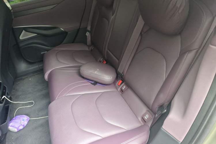 Used Xiaomi Auto SU7 2024 Rear-Drive Long-Range Intelligent Driving Version Interior 4