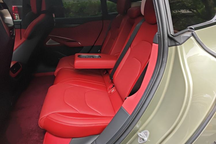 Used Xiaomi Auto SU7 2024 Rear-Drive Ultra-Long Range Advanced Pro-Level Intelligent Driving Version Interior 4