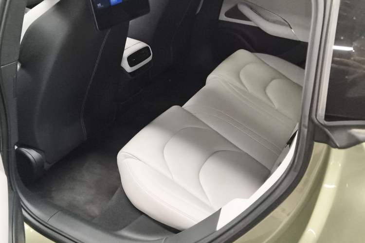 Used Xiaomi Auto SU7 2024 Four-Wheel Drive Ultra-Long Range Advanced Intelligent Driving Max Edition Interior 4