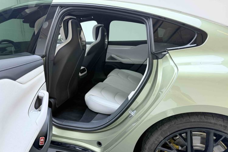 Used Xiaomi Auto SU7 2024 Four-Wheel Drive Ultra-Long Range Advanced Intelligent Driving Max Edition Interior 5