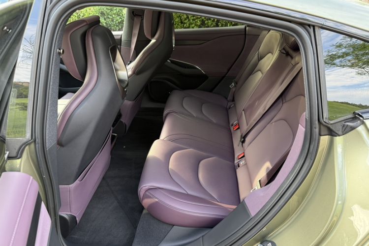 Used Xiaomi Auto SU7 2024 Rear-Drive Long-Range Intelligent Driving Version Interior 5