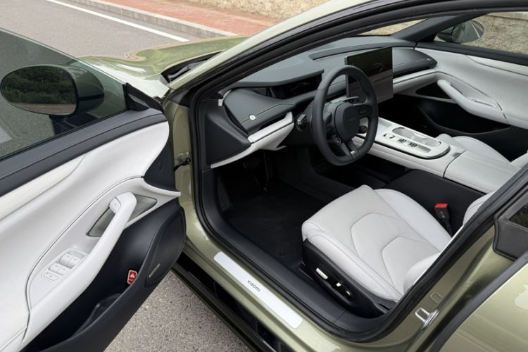 Used Xiaomi Auto SU7 2024 Rear-Drive Long-Range Intelligent Driving Version Interior 5