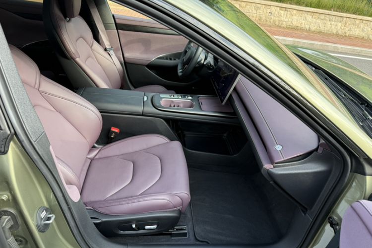 Used Xiaomi Auto SU7 2024 Rear-Drive Long-Range Intelligent Driving Version Interior 6