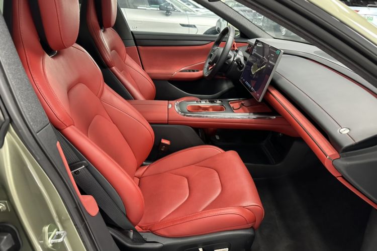 Used Xiaomi Auto SU7 2024 Rear-Drive Long-Range Intelligent Driving Version Interior 8