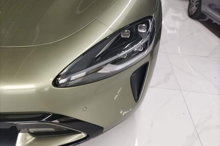 Used Xiaomi Auto SU7 2024 Rear-Drive Ultra-Long Range Advanced Pro-Level Intelligent Driving Version Left Front Headlight