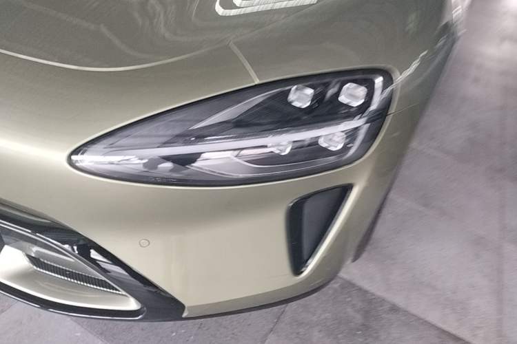 Used Xiaomi Auto SU7 2024 Rear-Drive Long-Range Intelligent Driving Version Left Front Headlight