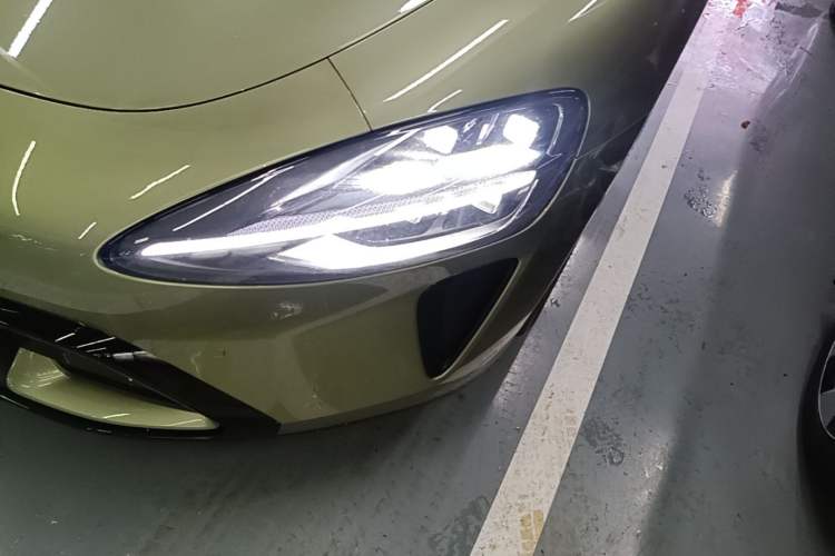 Used Xiaomi Auto SU7 2024 Rear-Drive Ultra-Long Range Advanced Pro-Level Intelligent Driving Version Left Front Headlight