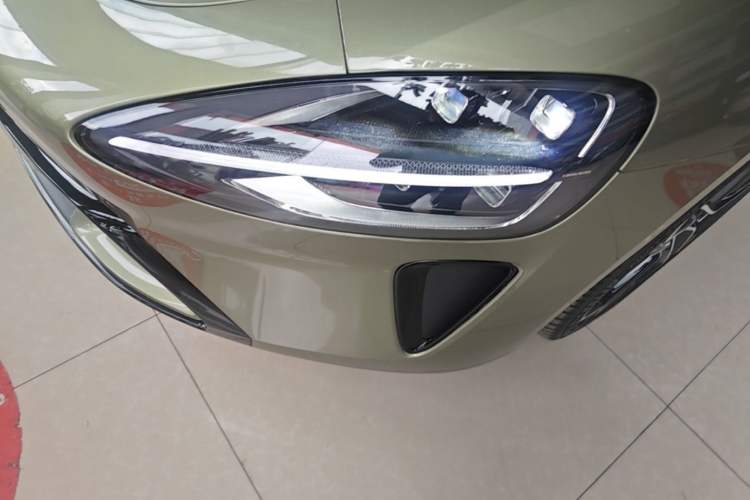 Used Xiaomi Auto SU7 2024 Rear-Drive Ultra-Long Range Advanced Pro-Level Intelligent Driving Version Left Front Headlight