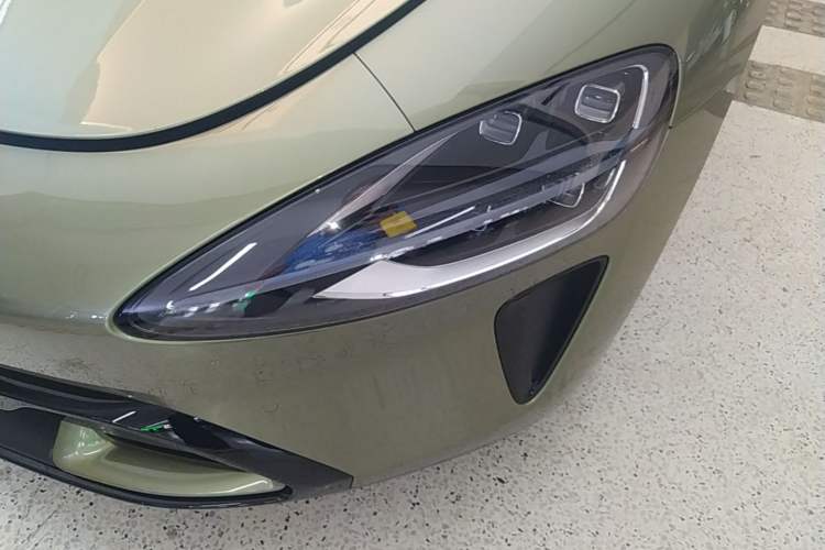 Used Xiaomi Auto SU7 2024 Four-Wheel Drive Ultra-Long Range Advanced Intelligent Driving Max Edition Left Front Headlight