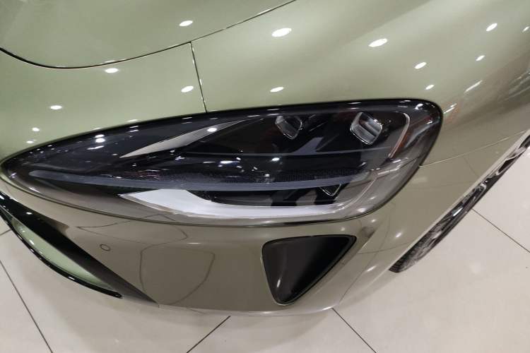 Used Xiaomi Auto SU7 2024 Four-Wheel Drive Ultra-Long Range Advanced Intelligent Driving Max Edition Left Front Headlight