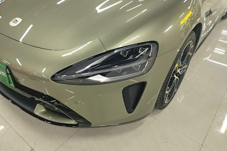 Used Xiaomi Auto SU7 2024 Rear-Drive Ultra-Long Range Advanced Pro-Level Intelligent Driving Version Left Front Headlight