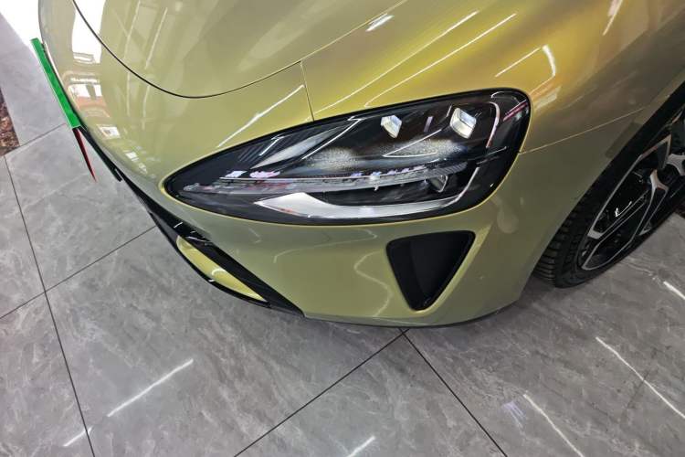 Used Xiaomi Auto SU7 2024 Four-Wheel Drive Ultra-Long Range Advanced Intelligent Driving Max Edition Left Front Headlight