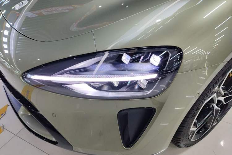 Used Xiaomi Auto SU7 2024 Rear-Drive Ultra-Long Range Advanced Pro-Level Intelligent Driving Version Left Front Headlight