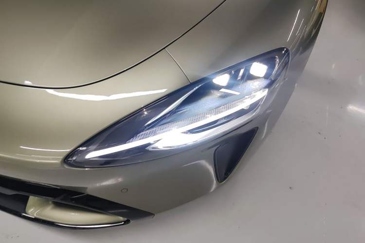 Used Xiaomi Auto SU7 2024 Rear-Drive Ultra-Long Range Advanced Pro-Level Intelligent Driving Version Left Front Headlight