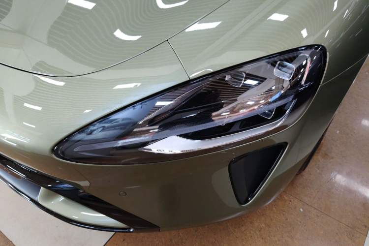 Used Xiaomi Auto SU7 2024 Rear-Drive Ultra-Long Range Advanced Pro-Level Intelligent Driving Version Left Front Headlight