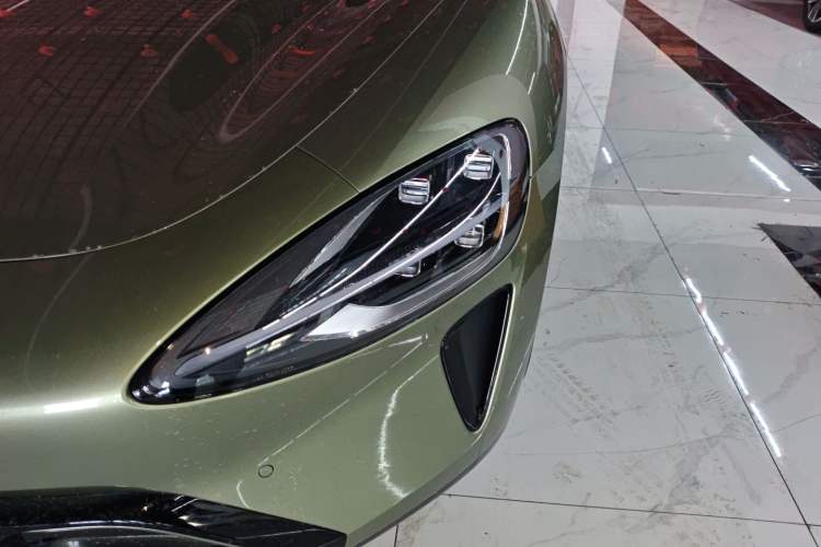 Used Xiaomi Auto SU7 2024 Rear-Drive Ultra-Long Range Advanced Pro-Level Intelligent Driving Version Left Front Headlight