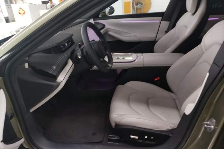 Used Xiaomi Auto SU7 2024 Rear-Drive Ultra-Long Range Advanced Pro-Level Intelligent Driving Version Left Front Seat