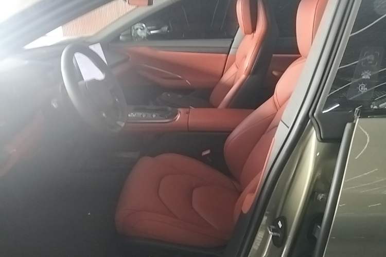 Used Xiaomi Auto SU7 2024 Rear-Drive Long-Range Intelligent Driving Version Left Front Seat