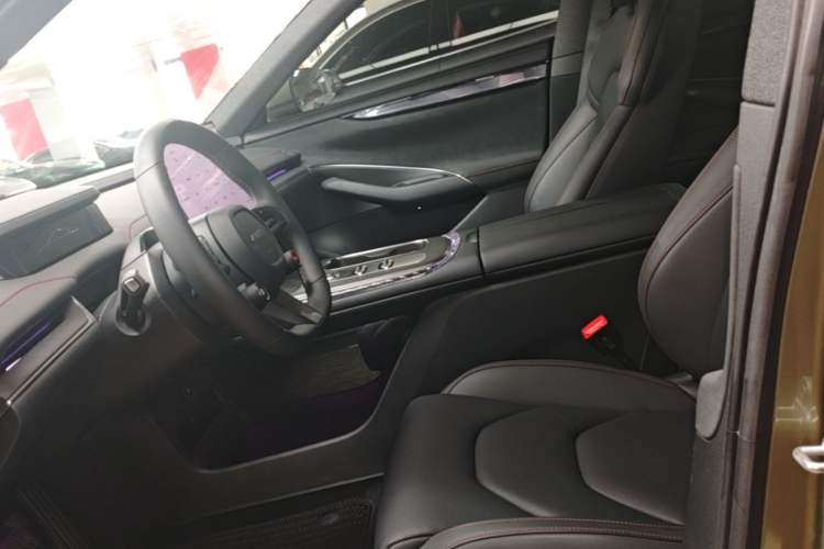 Used Xiaomi Auto SU7 2024 Rear-Drive Long-Range Intelligent Driving Version Left Front Seat