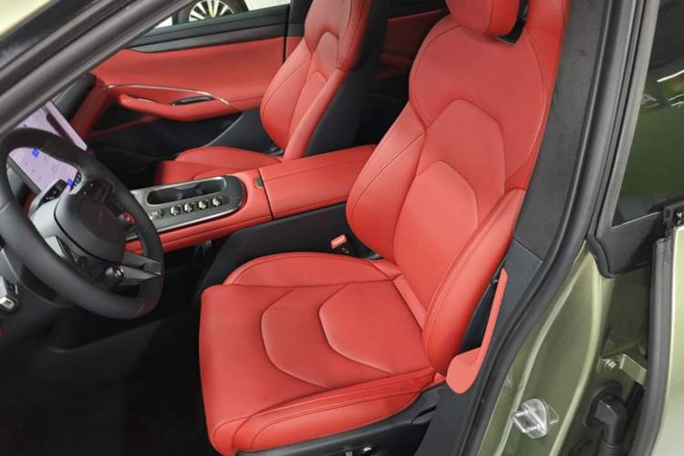 Used Xiaomi Auto SU7 2024 Four-Wheel Drive Ultra-Long Range Advanced Intelligent Driving Max Edition Left Front Seat