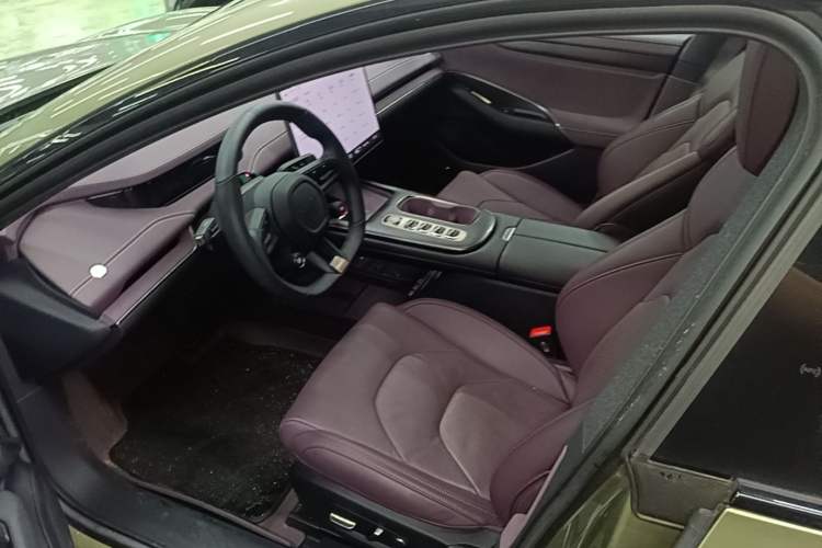 Used Xiaomi Auto SU7 2024 Rear-Drive Ultra-Long Range Advanced Pro-Level Intelligent Driving Version Left Front Seat