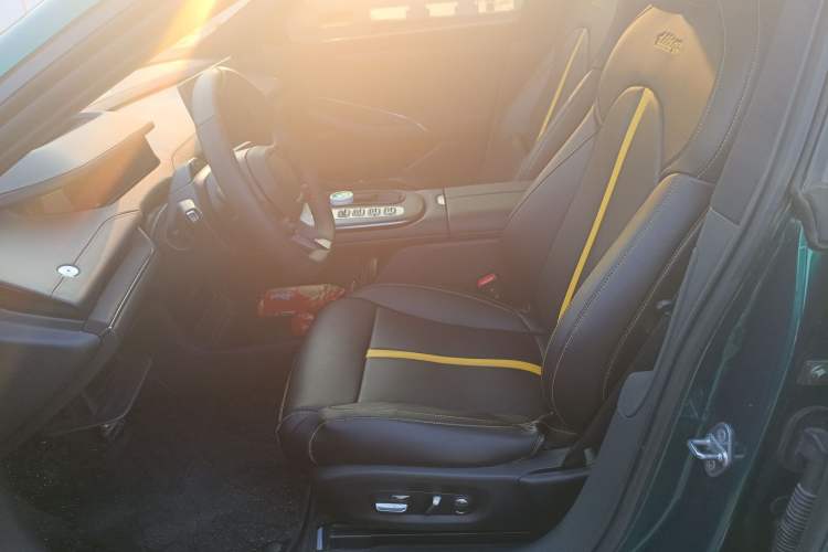Used Xiaomi Auto SU7 2024 Four-Wheel Drive Ultra-Long Range Advanced Intelligent Driving Max Edition Left Front Seat