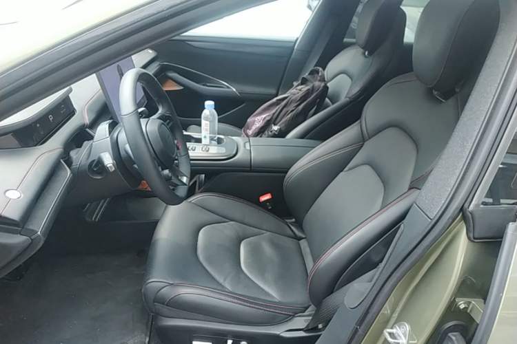 Used Xiaomi Auto SU7 2024 Rear-Drive Long-Range Intelligent Driving Version Left Front Seat